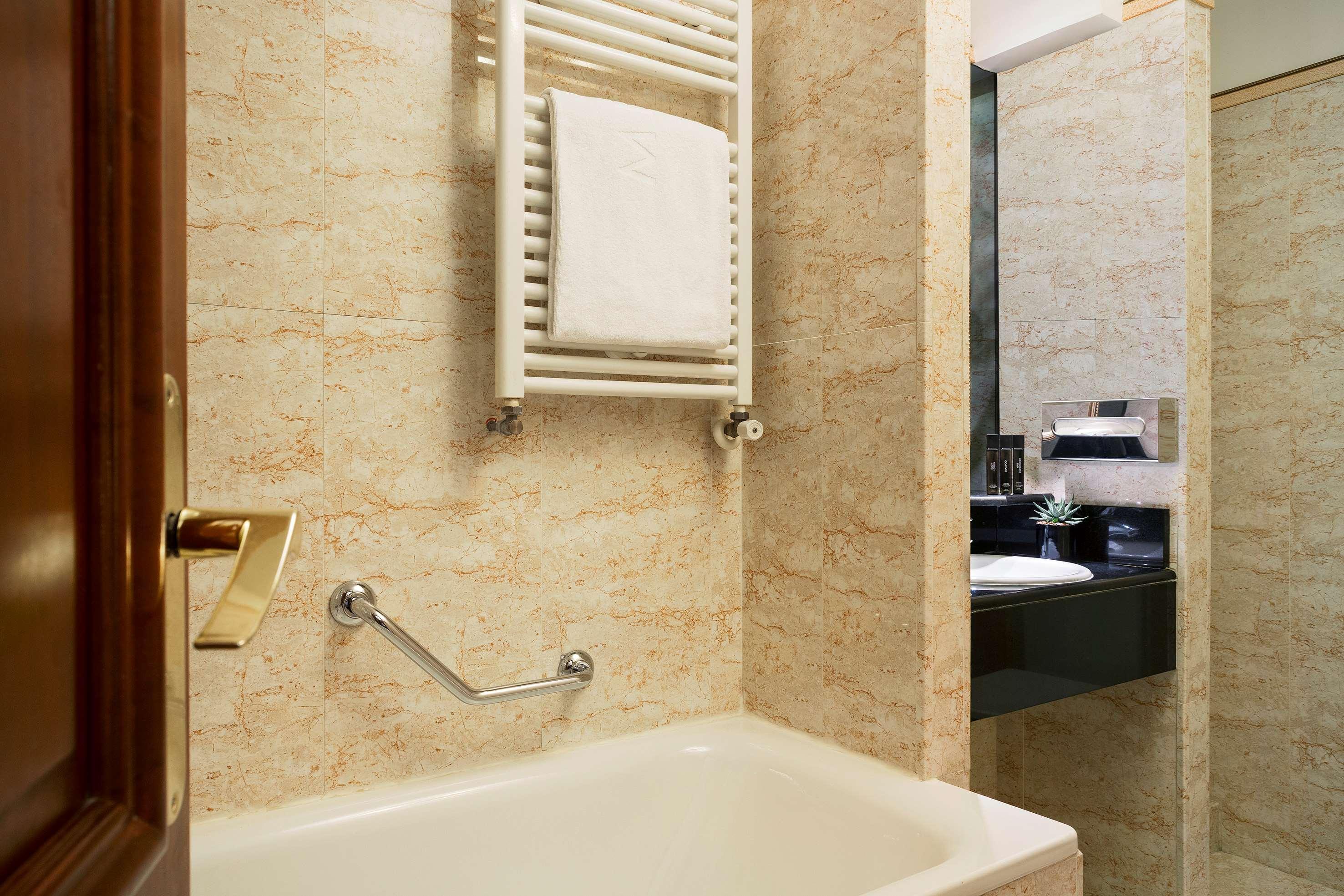 Melia Champs Elysées Hotel 4*